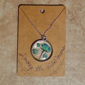 TURQUOISE ROSE NECKLACE